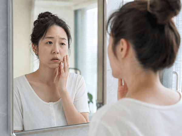 에어컨 켜고 잔 뒤 입 ‘삐뚤’…여름철 안면신경마비 주의